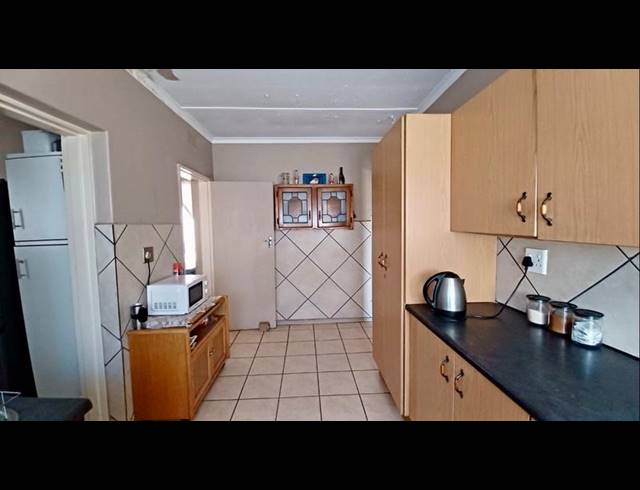 3 BEDROOM HOUSE FOR SALE IN VANDERBIJLPARK CE 3